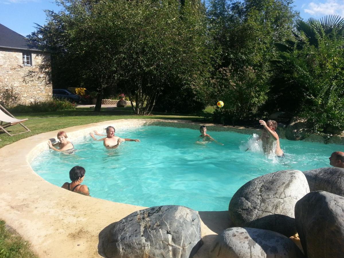 Domaine Vega Bed and Breakfast Saint-Arroman  Εξωτερικό φωτογραφία